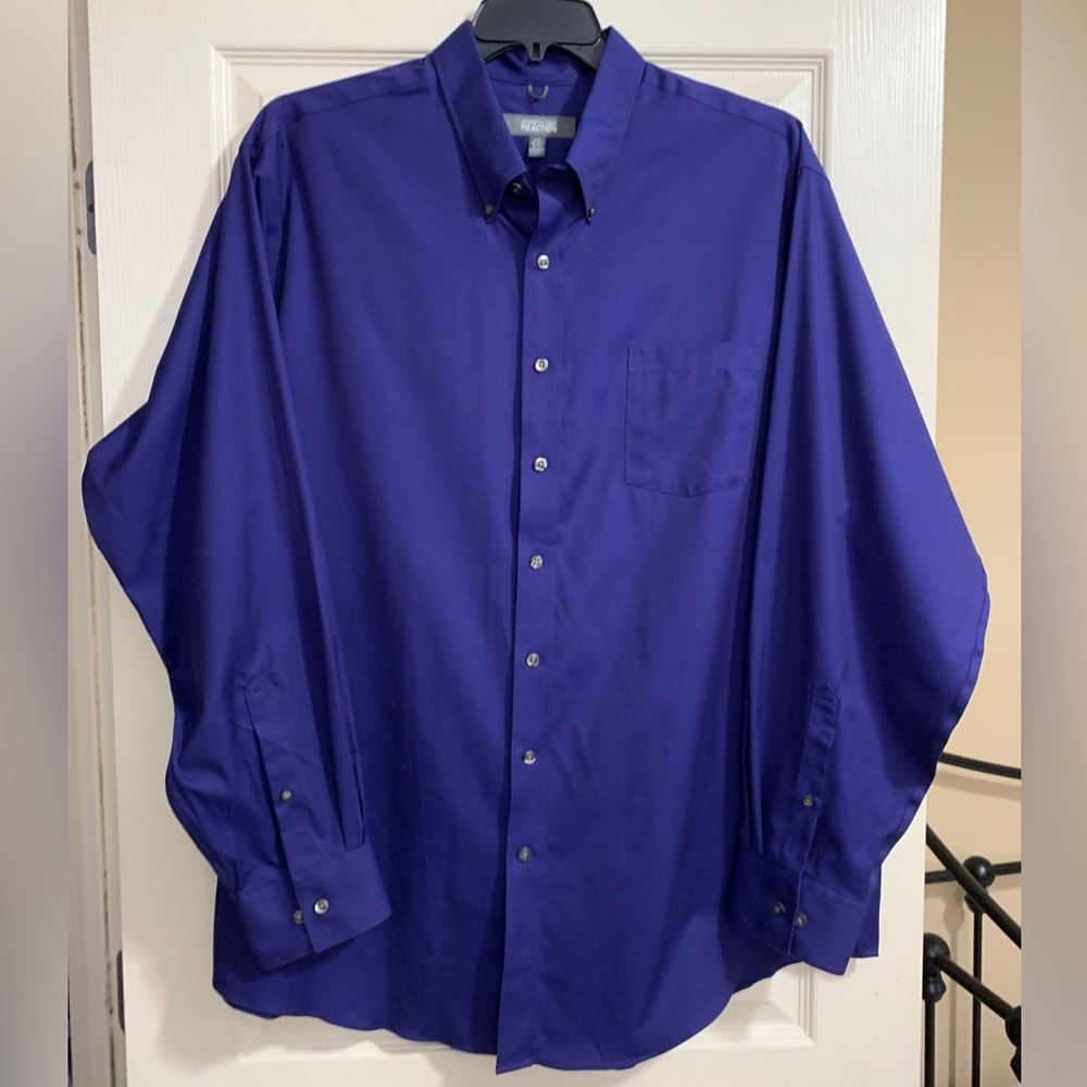 Kenneth Cole Reaction blue button down men’s shirt